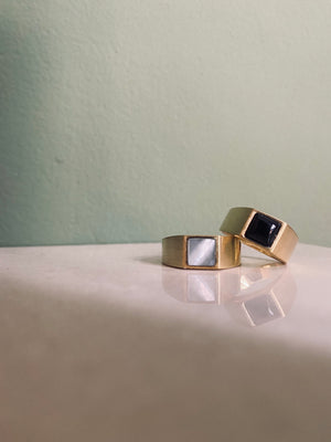 AMELIA Black Onyx Ring Gold