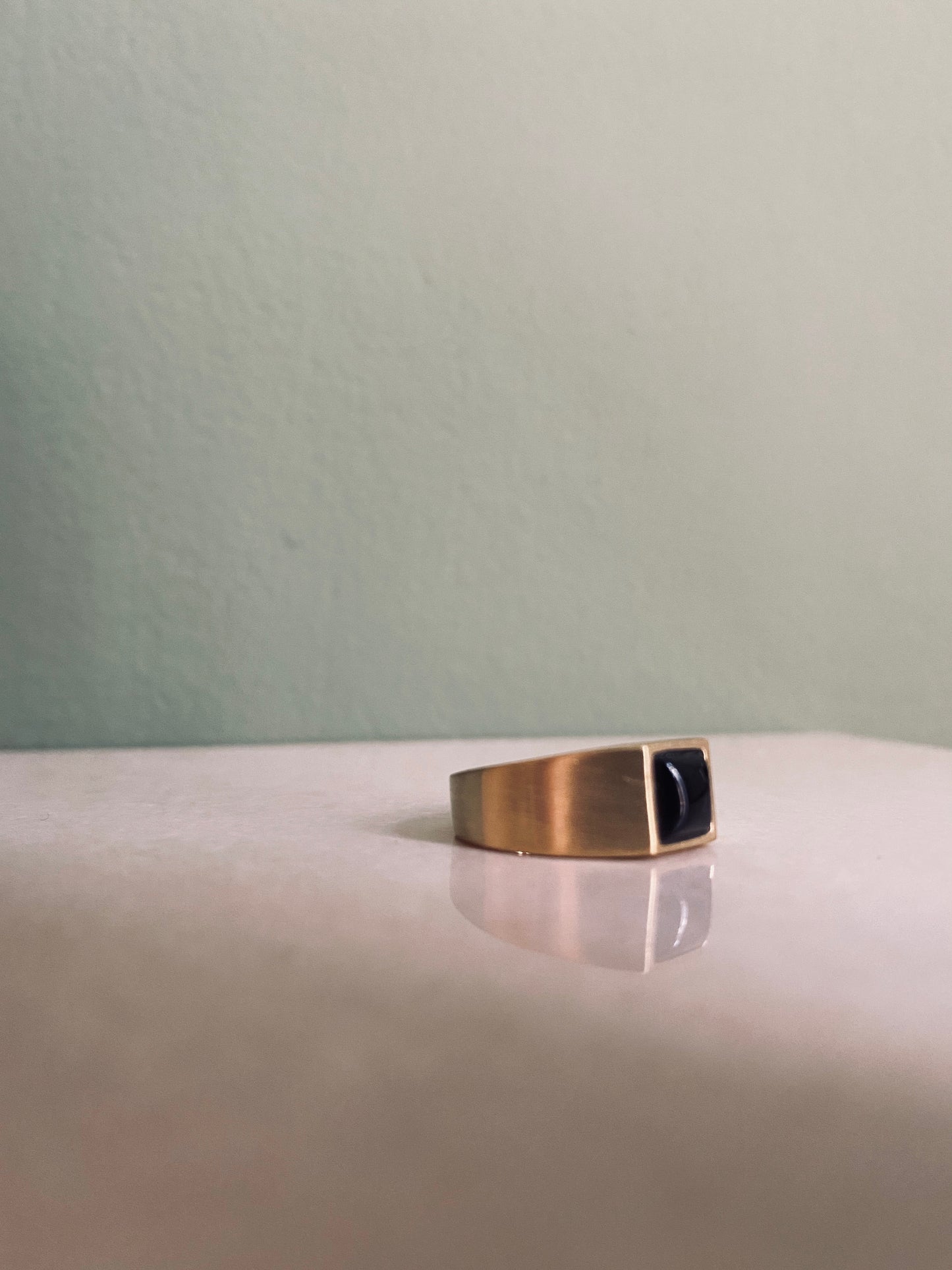 AMELIA Black Onyx Ring Gold